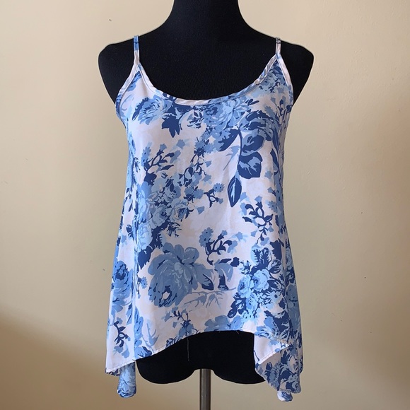 Soprano Lightweight strappy sheer spaghetti strap tank. Size Small - Picture 1 of 4